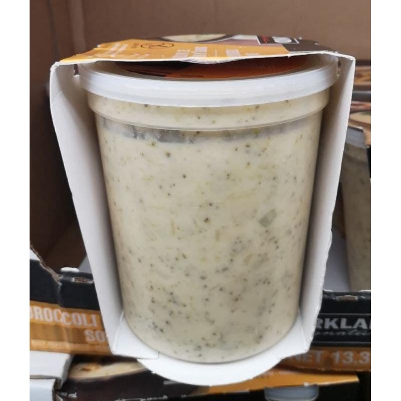 Kirkland Signature Broccoli Cheddar Soup 2 x 830 ml DeliverGrocery